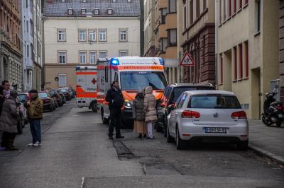 Stuttgart West: Zwei Verletzte bei Kuechenbrand